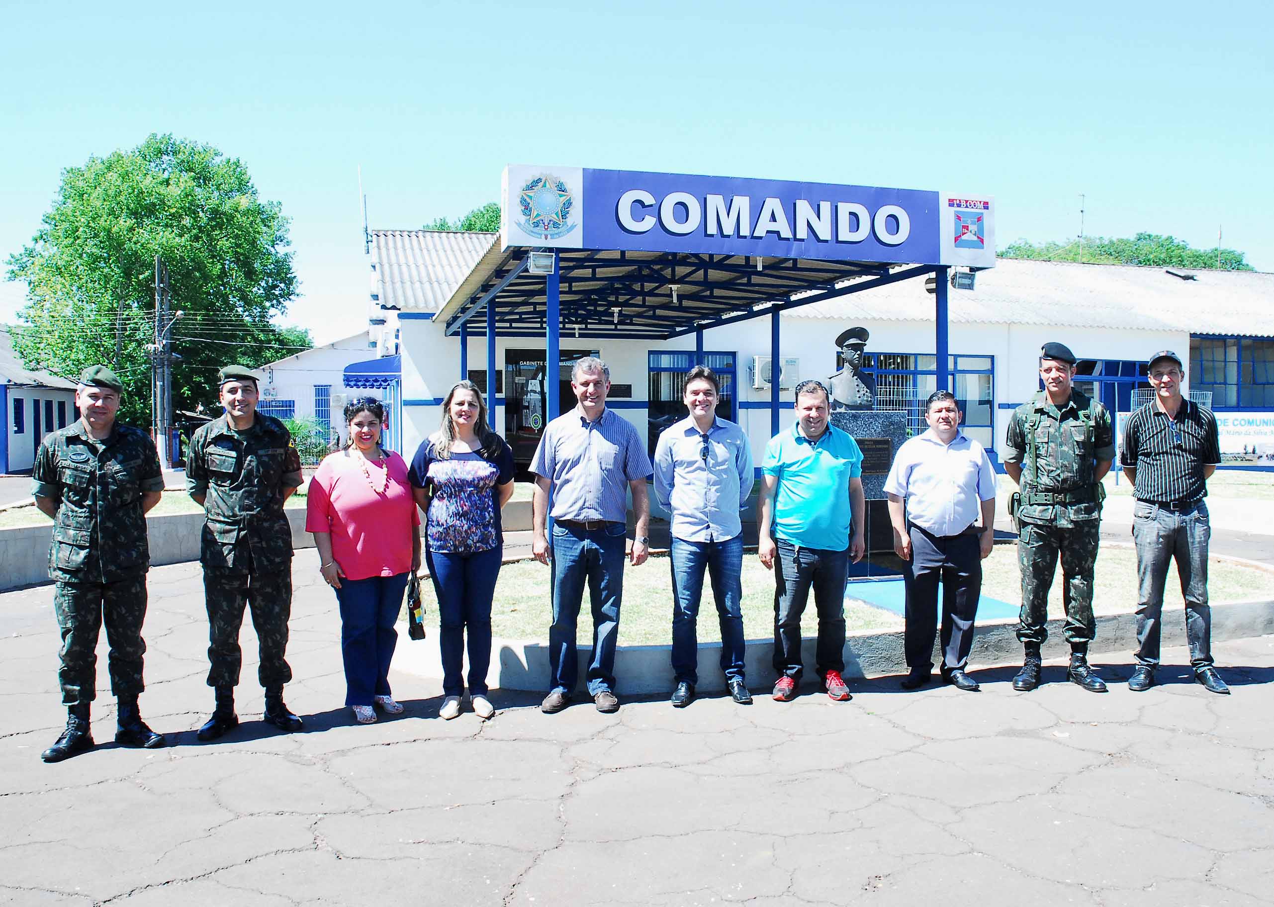 Vereadores participam de programação no 1º BCom